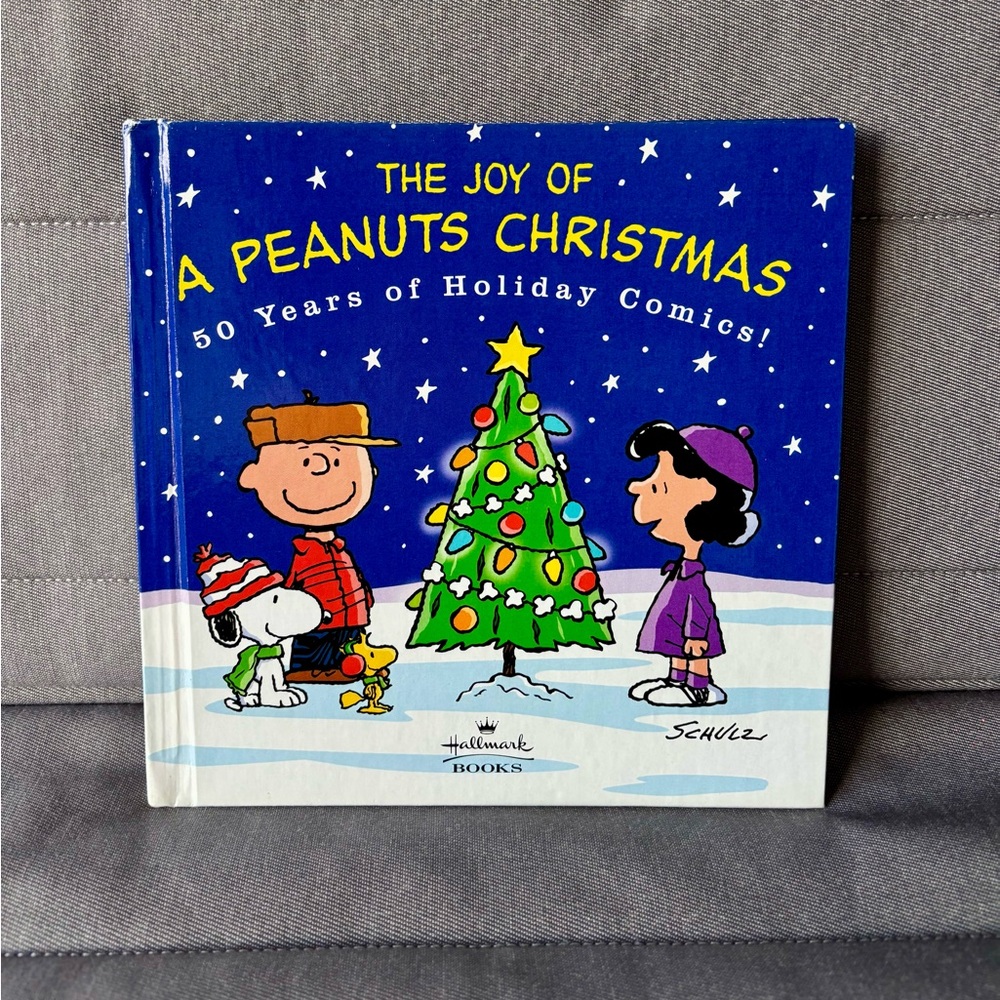 2000 Hallmark Peanuts Christmas Book with Blue and Purple Cover